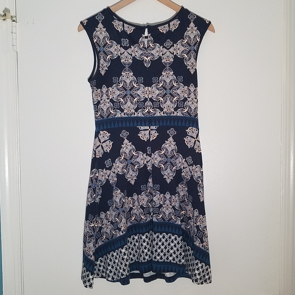 Patterned Dress - Picture 3 of 4